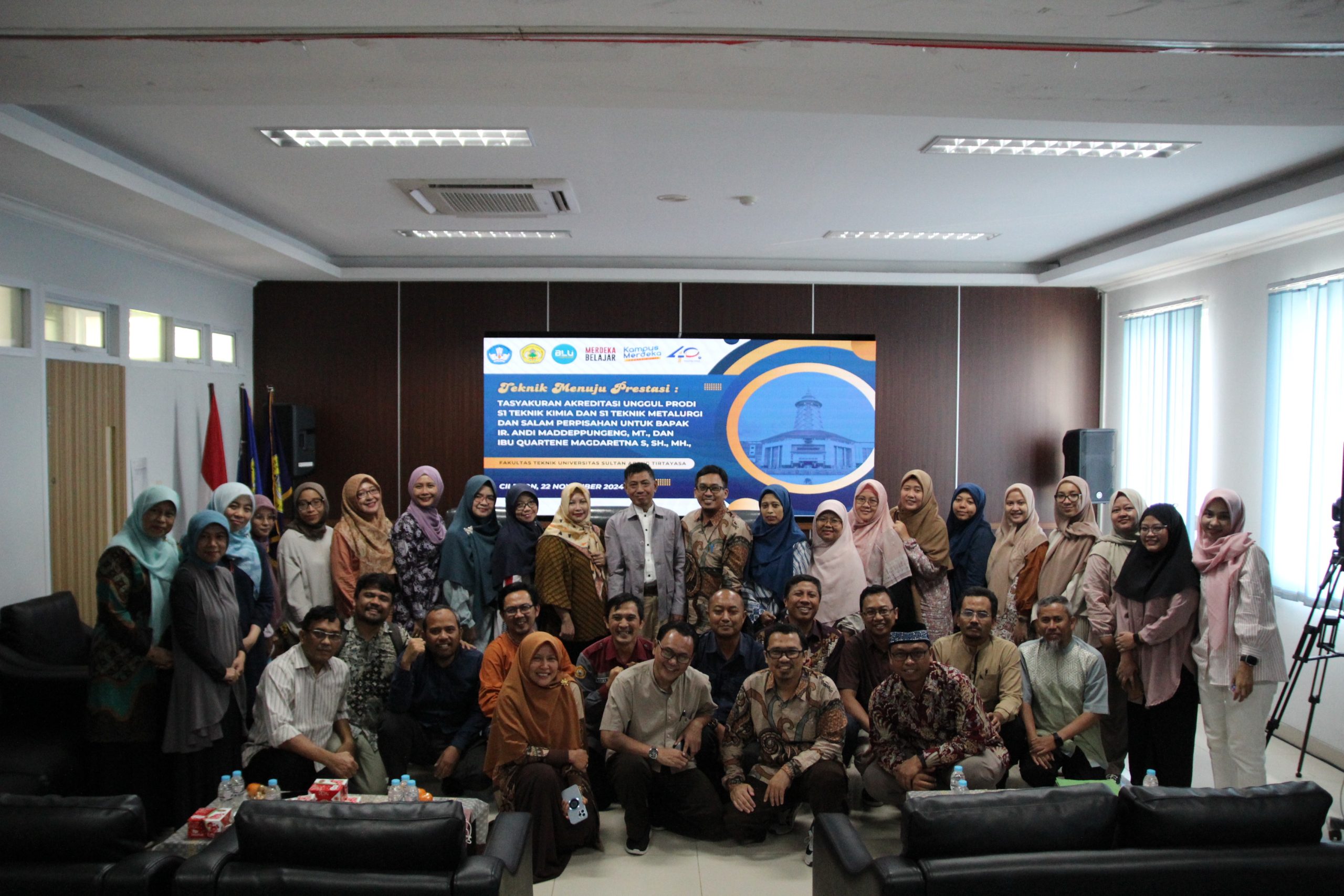 Tasyakuran Akreditasi Unggul Jurusan S1 Teknik Kimia dan S1 Teknik Metalurgi dan Salam Perpisahan Bapak Ir. Andi Maddeppungeng, M.T., dan Ibu Quartene Magdaretna Sakina, S.H., M.H.